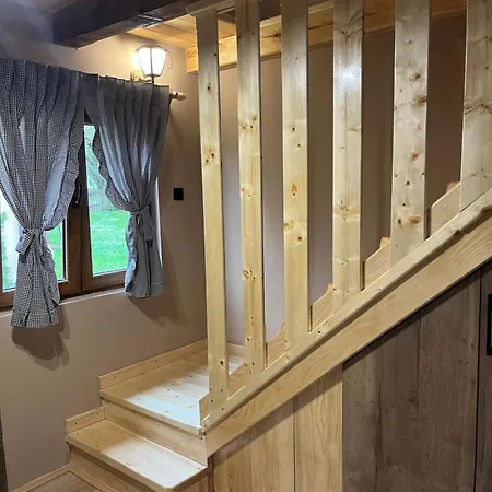 Za Porodicu Mokra Gora